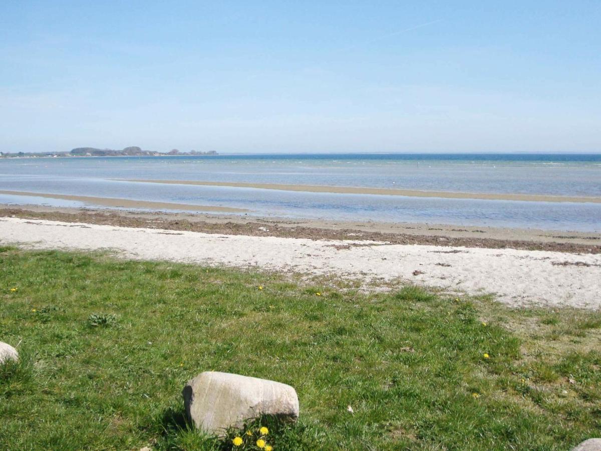 6 Person Holiday Home In Bjert Sønder Bjert Rum bild